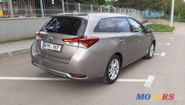 2015' Toyota Auris photo #4