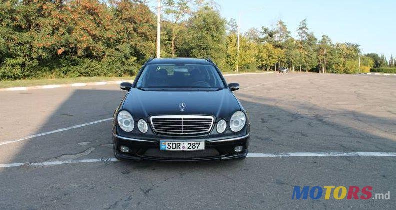 2004' Mercedes-Benz E photo #3