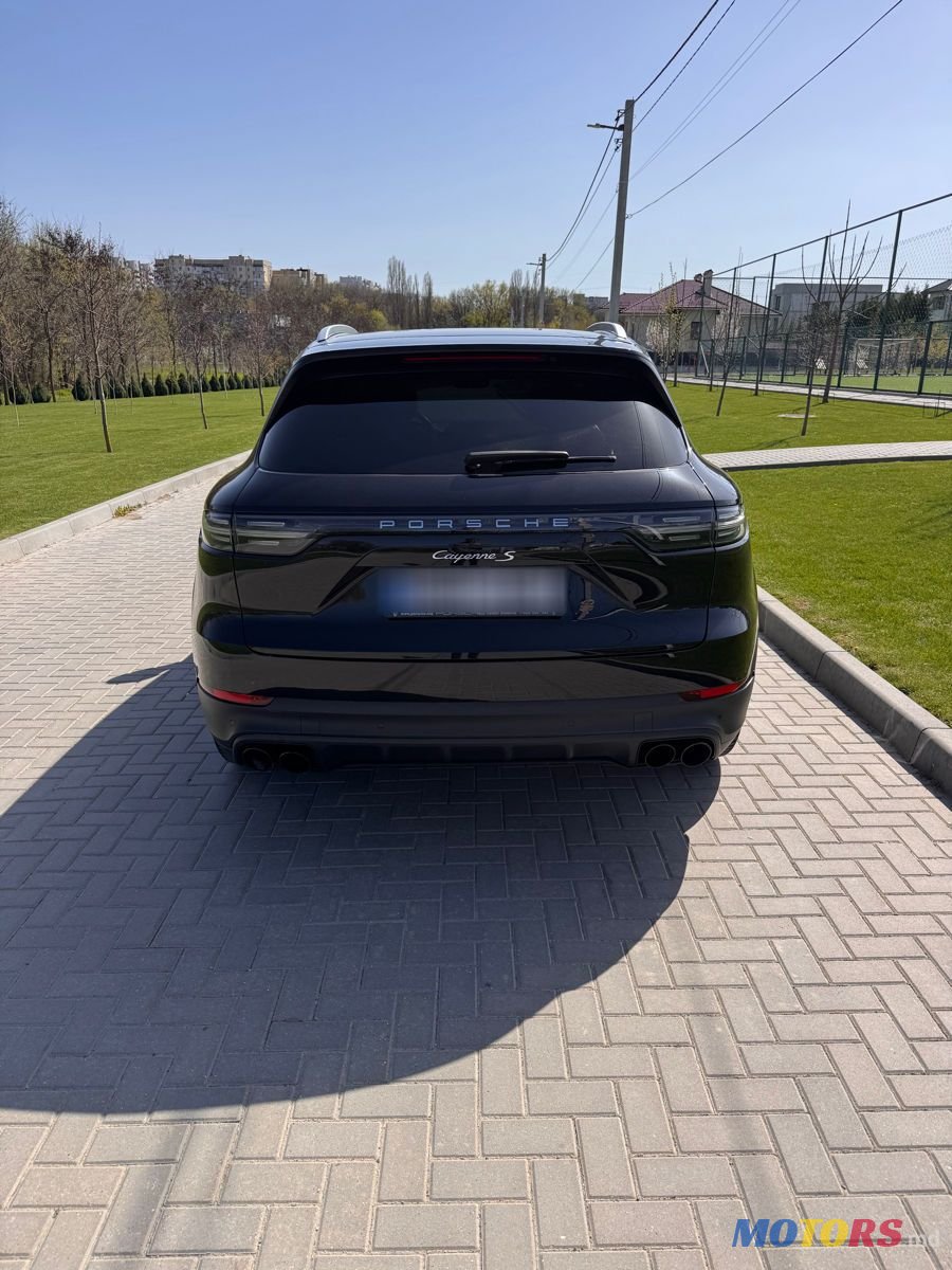 2019' Porsche Cayenne photo #6