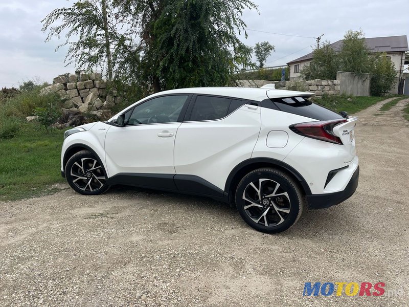 2019' Toyota C-HR photo #4