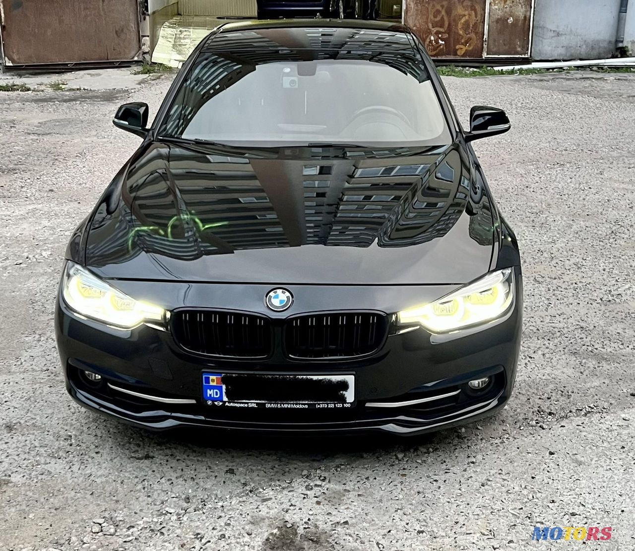 2016' BMW 3 Series photo #2