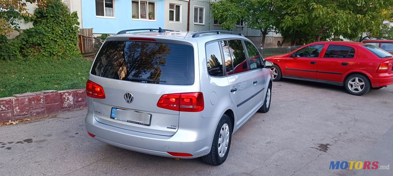 2013' Volkswagen Touran photo #1