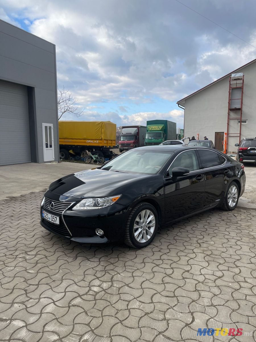 2013' Lexus Es Series photo #4