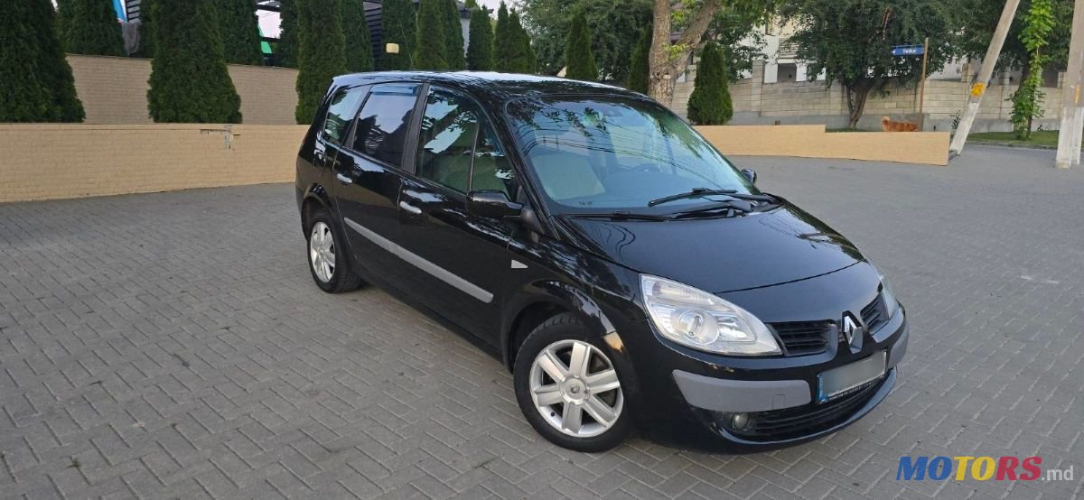 2007' Renault Grand Scenic photo #2