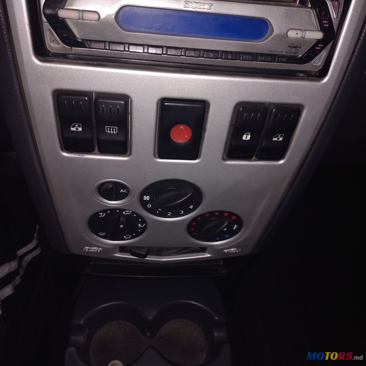 2008' Dacia Logan photo #5