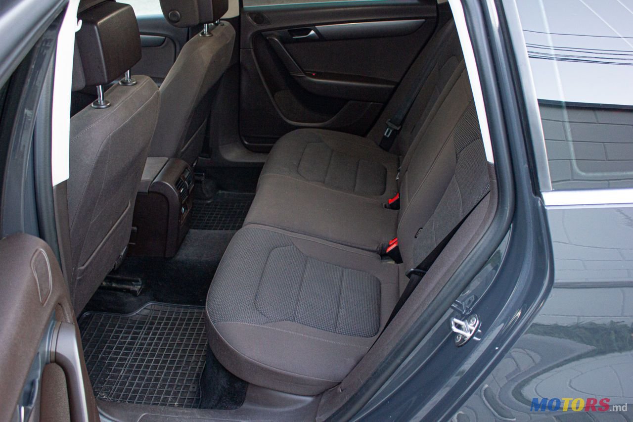 2012' Volkswagen Passat photo #4