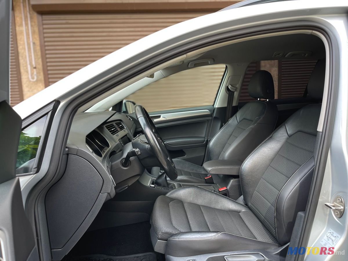 2014' Volkswagen Golf photo #6