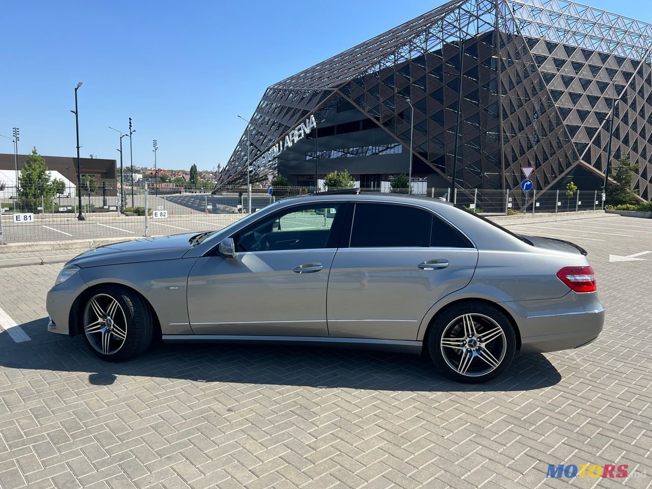 2009' Mercedes-Benz E-Class photo #6