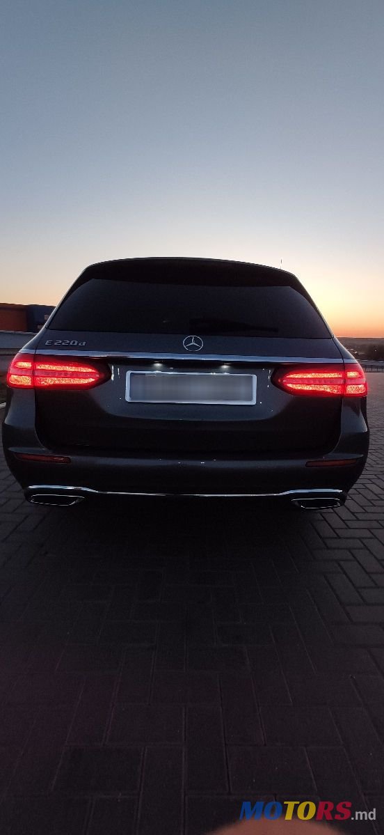 2019' Mercedes-Benz E-Class photo #2