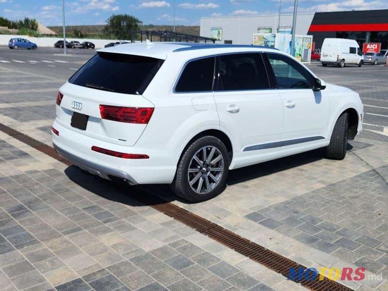 2017' Audi Q7 photo #5