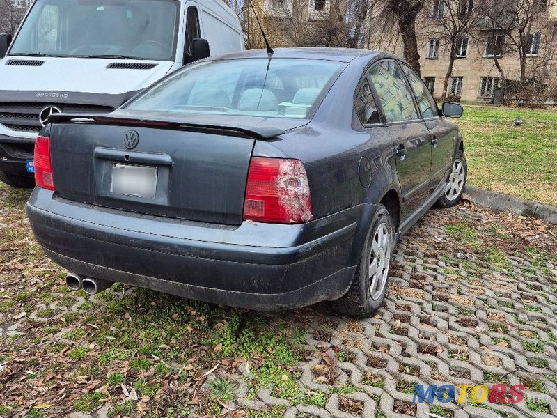 2000' Volkswagen Passat photo #3