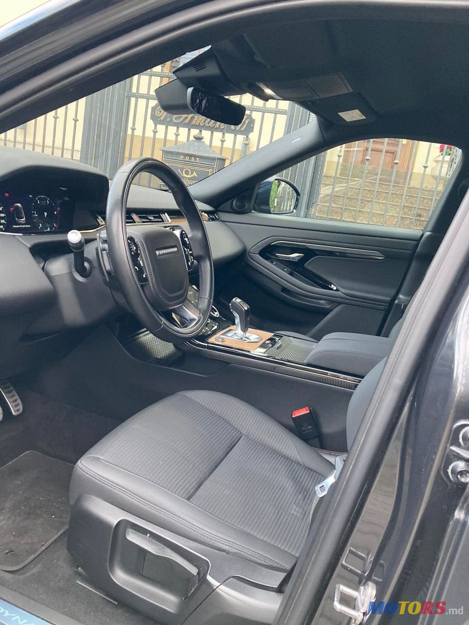 2019' Land Rover Range Rover Evoque photo #6