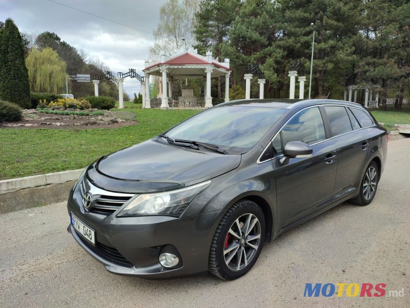 2013' Toyota Avensis photo #2