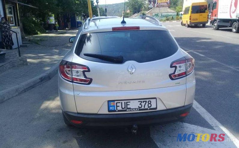 2011' Renault Megane photo #1