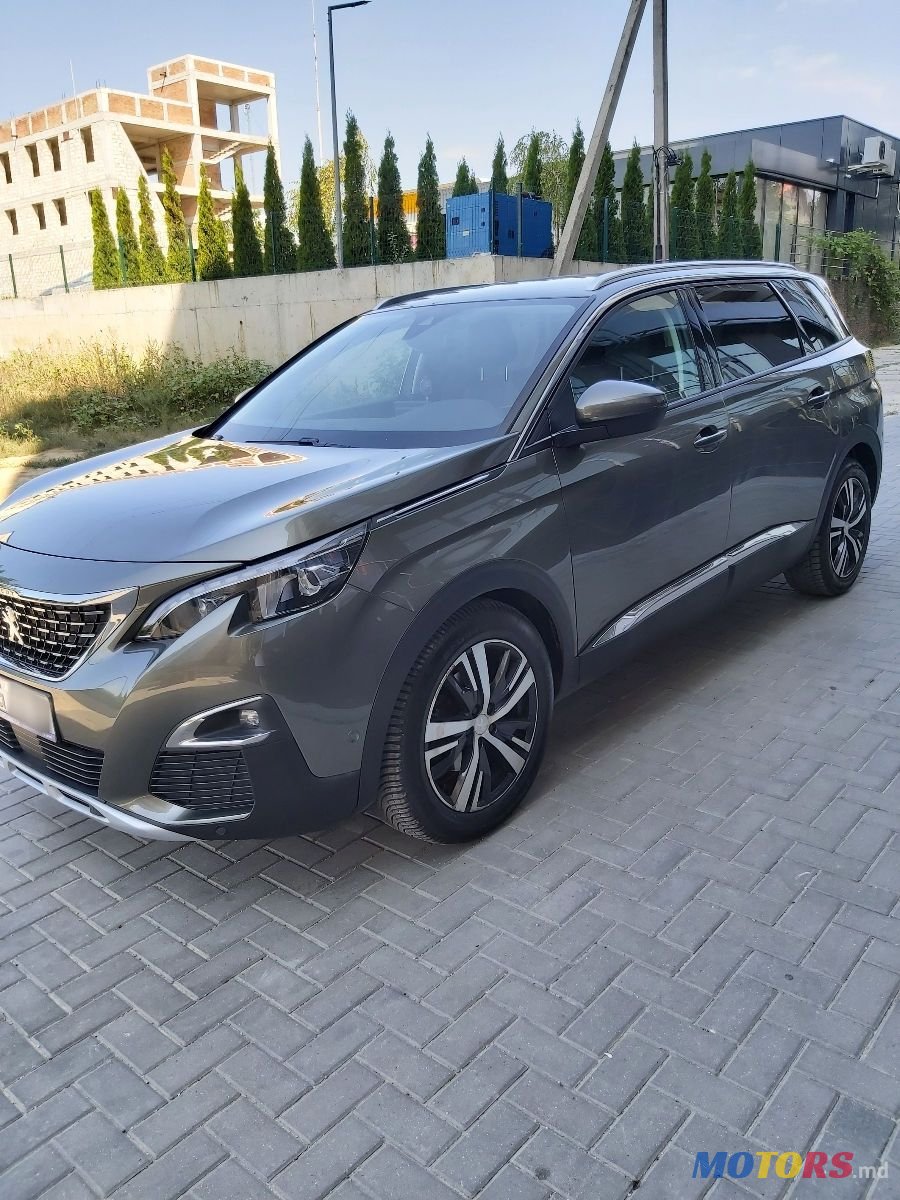 2017' Peugeot 5008 photo #2