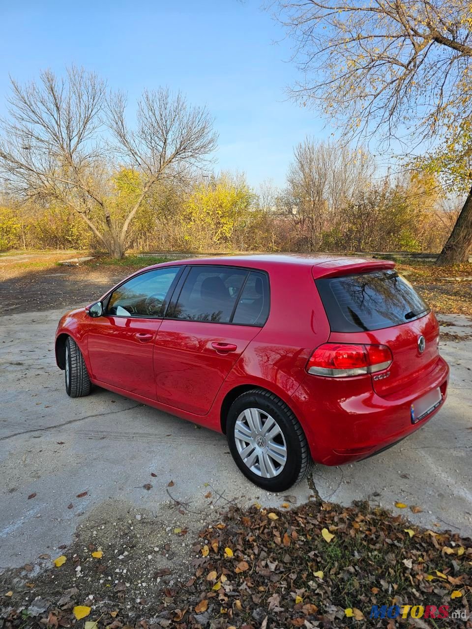 2011' Volkswagen Golf photo #4