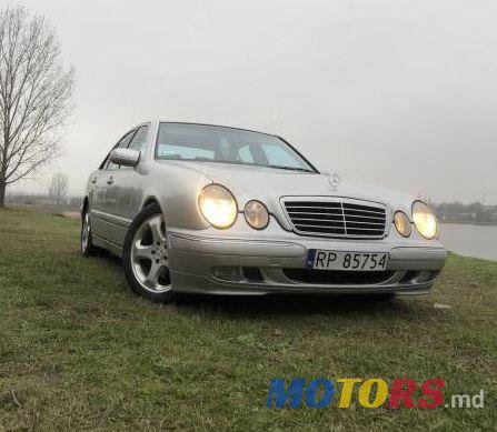 2002' Mercedes-Benz E photo #2