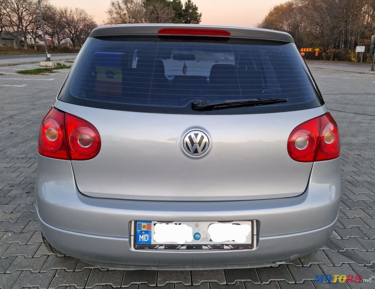 2005' Volkswagen Golf photo #4