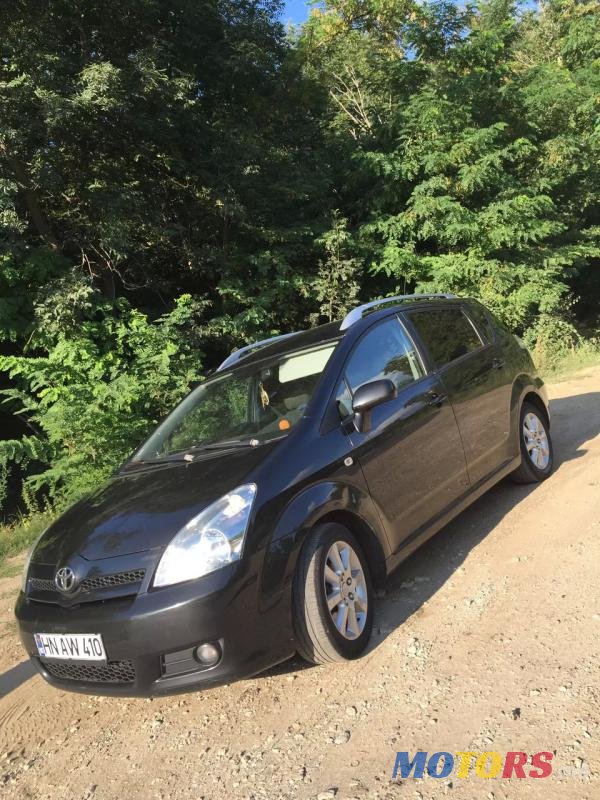 2006' Toyota Corolla Verso photo #2