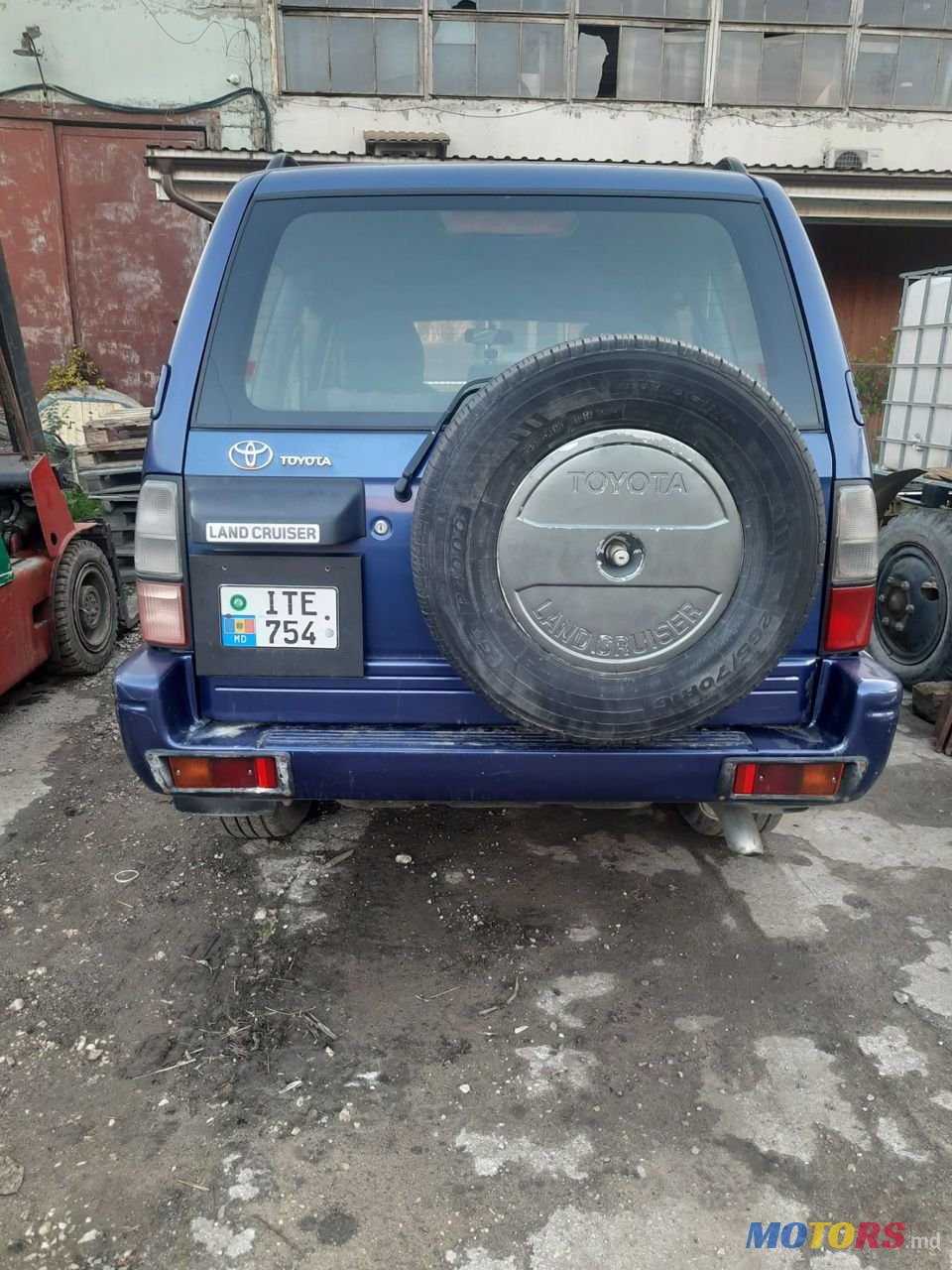 2001' Toyota Land Cruiser photo #2