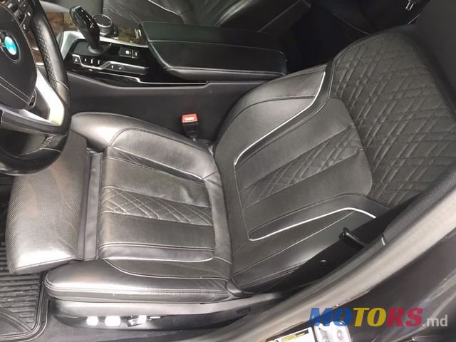 2018' BMW 5 Series photo #2