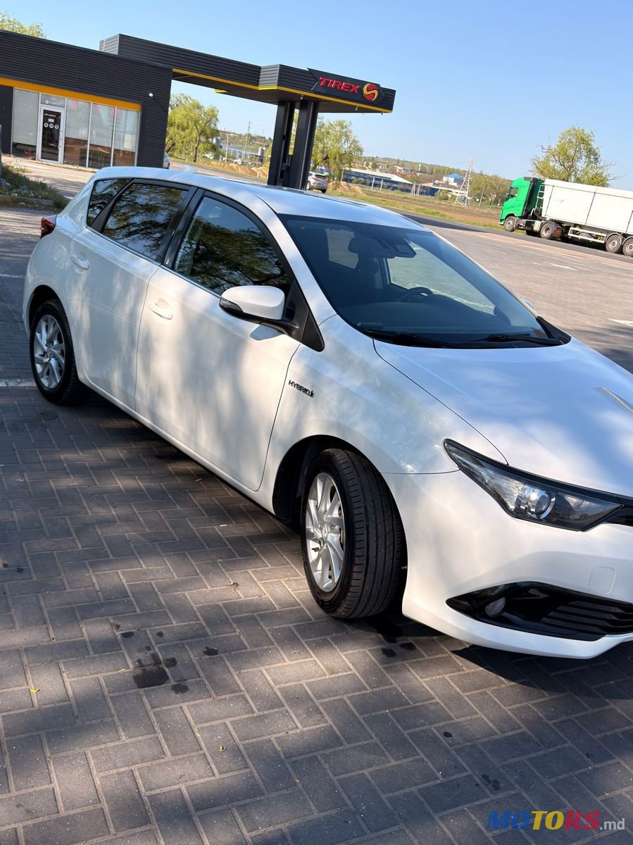 2015' Toyota Auris photo #2