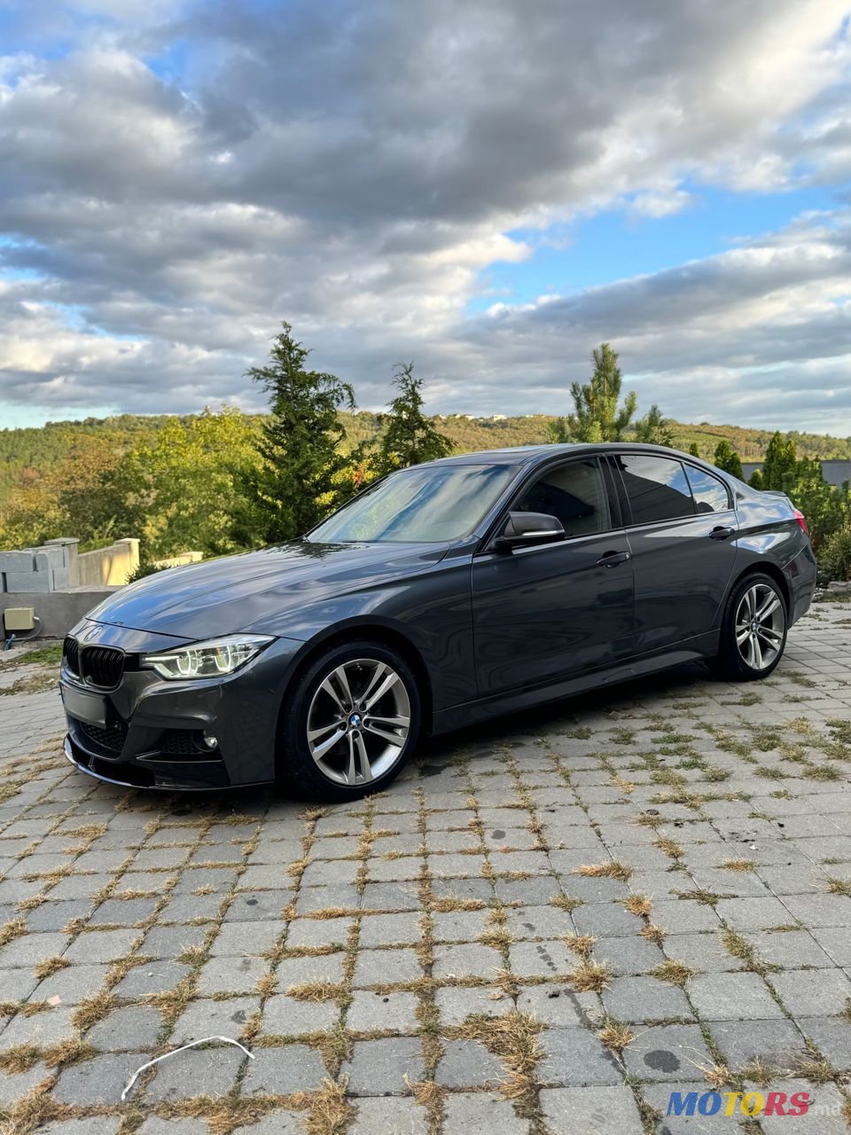 2017' BMW 3 Series photo #1