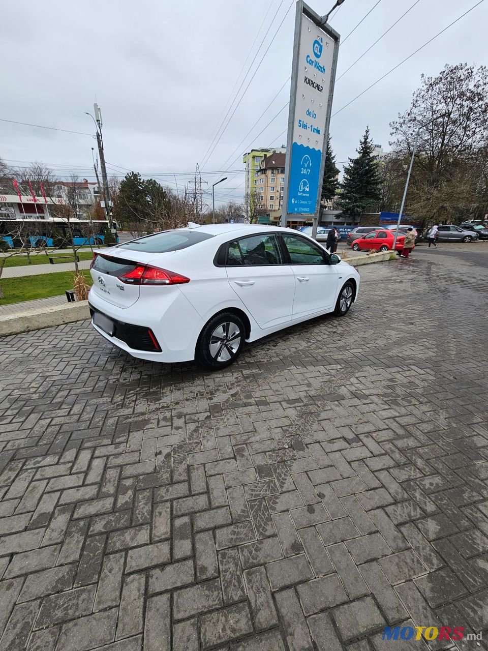 2018' Hyundai Ioniq photo #2