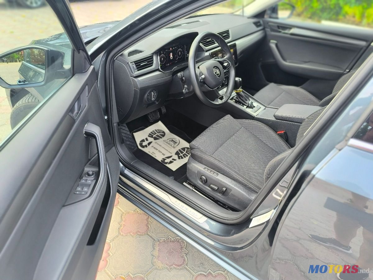 2021' Skoda Superb photo #4
