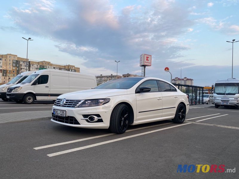 2014' Volkswagen Passat photo #2