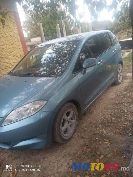 2005' Honda FR-V photo #2