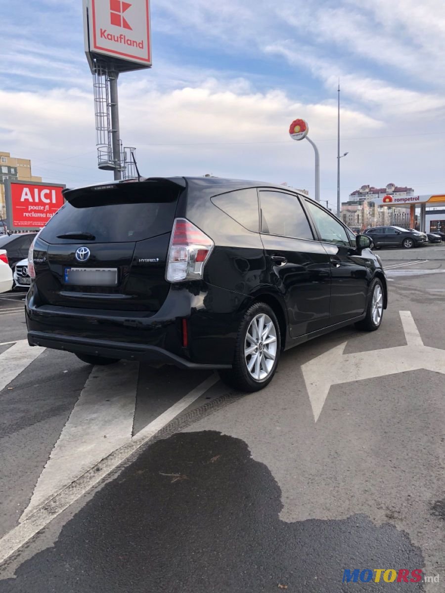 2020' Toyota Prius + photo #3