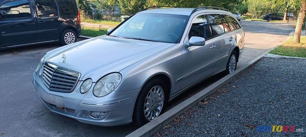 2005' Mercedes-Benz E-Class photo #2
