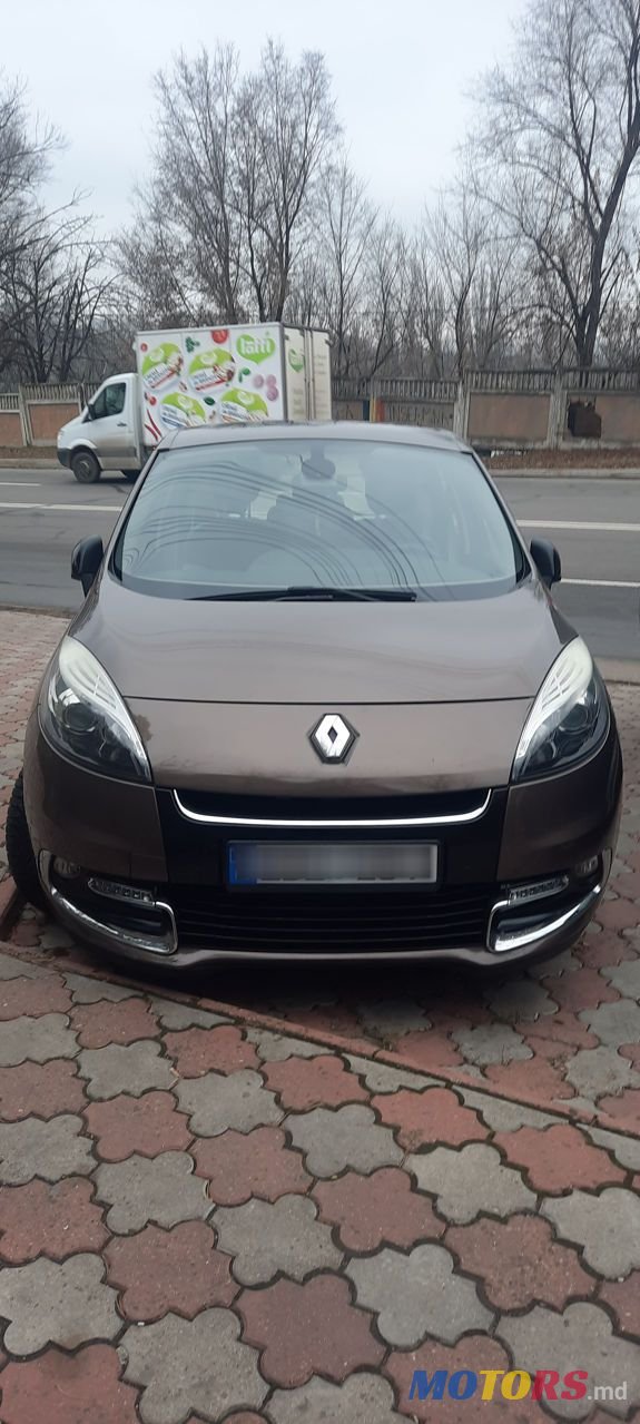 2013' Renault Scenic photo #1