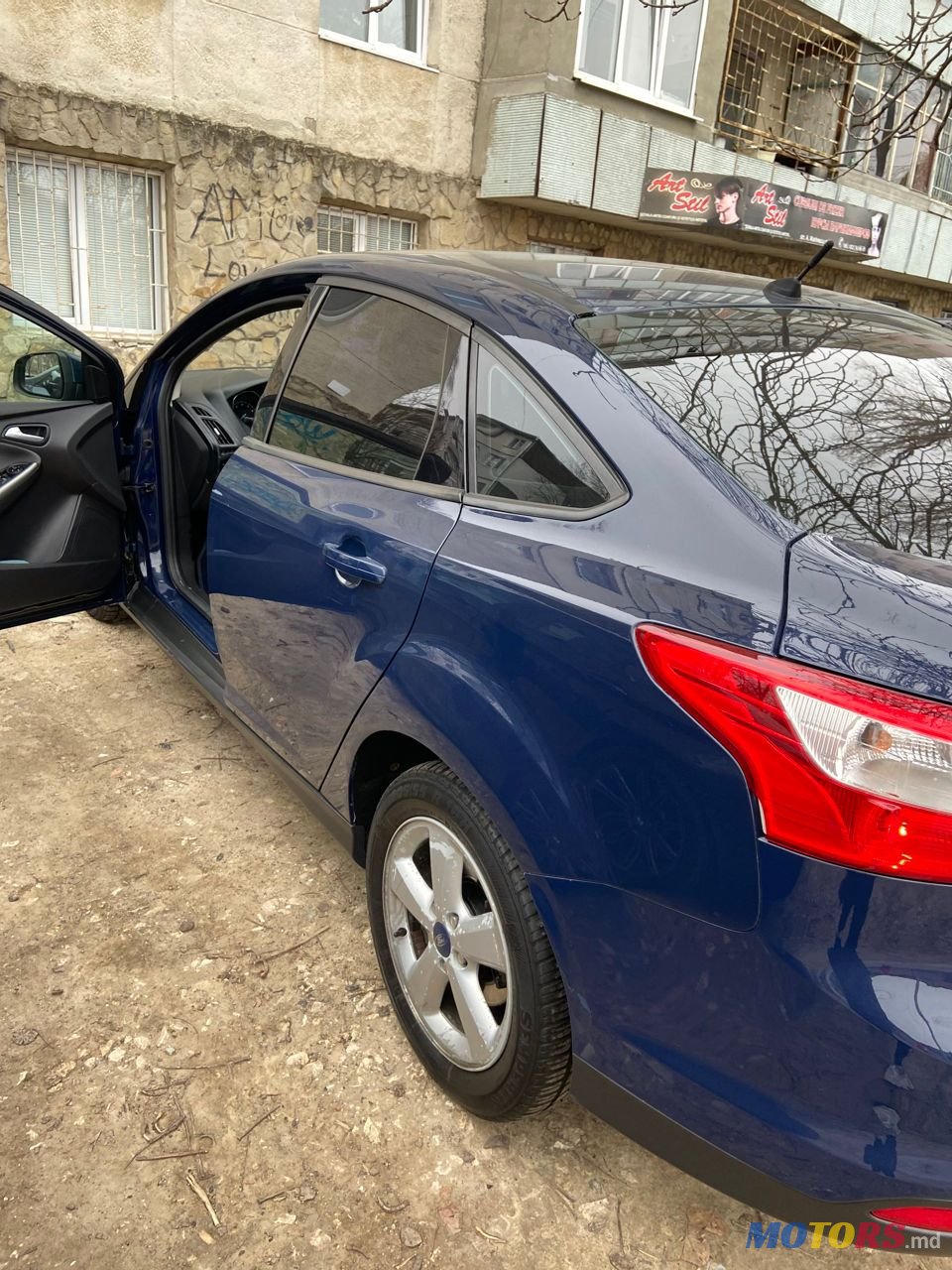 2011' Ford Focus photo #2