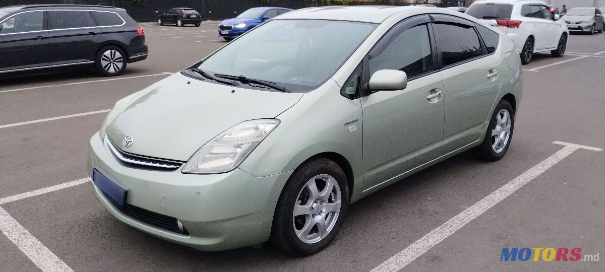 2008' Toyota Prius photo #2