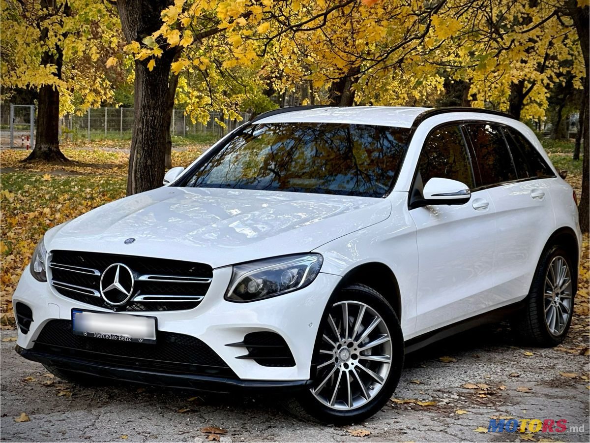 2015' Mercedes-Benz GLC photo #2