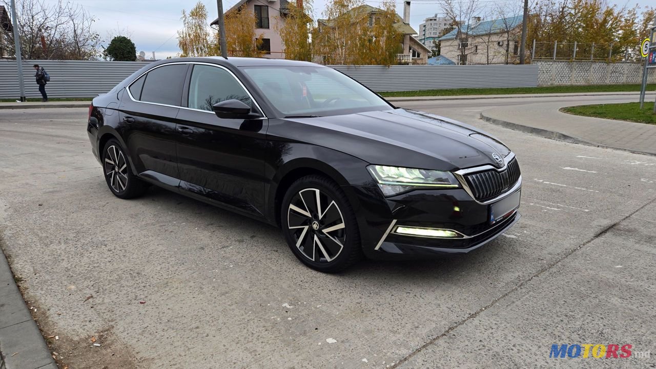2022' Skoda Superb photo #2