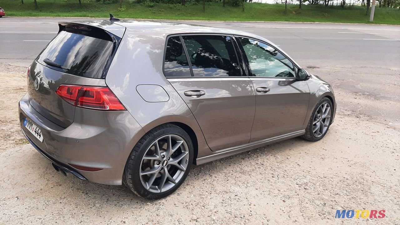 2015' Volkswagen Golf photo #1