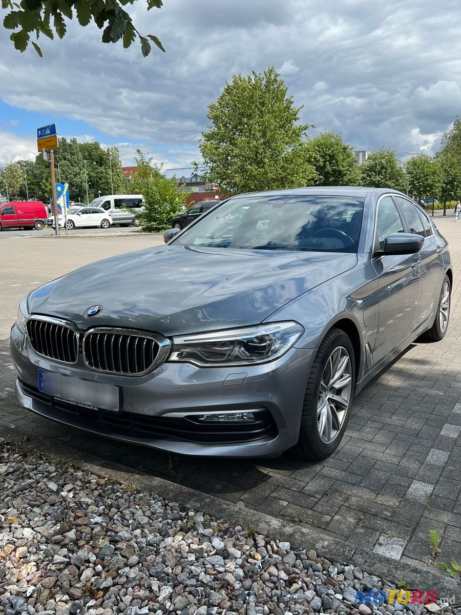 2017' BMW 5 Series photo #1