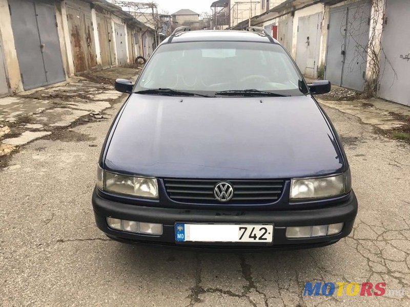 1994' Volkswagen Passat photo #2