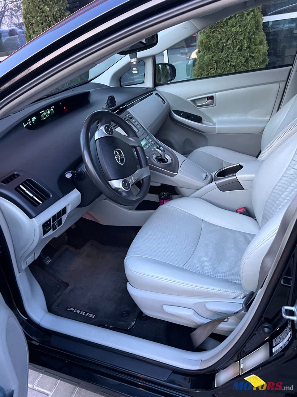 2014' Toyota Prius photo #5