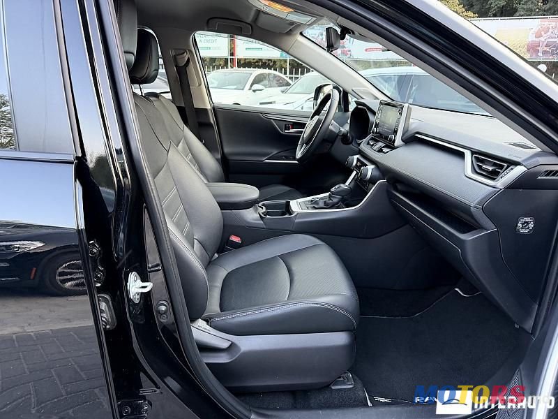 2021' Toyota RAV4 photo #6
