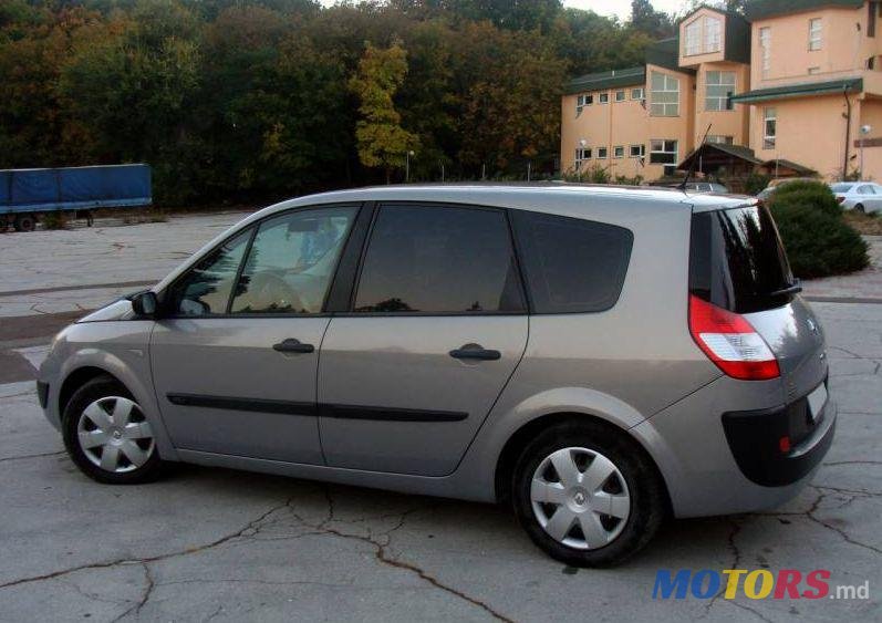 2005' Renault Grand Scenic photo #1