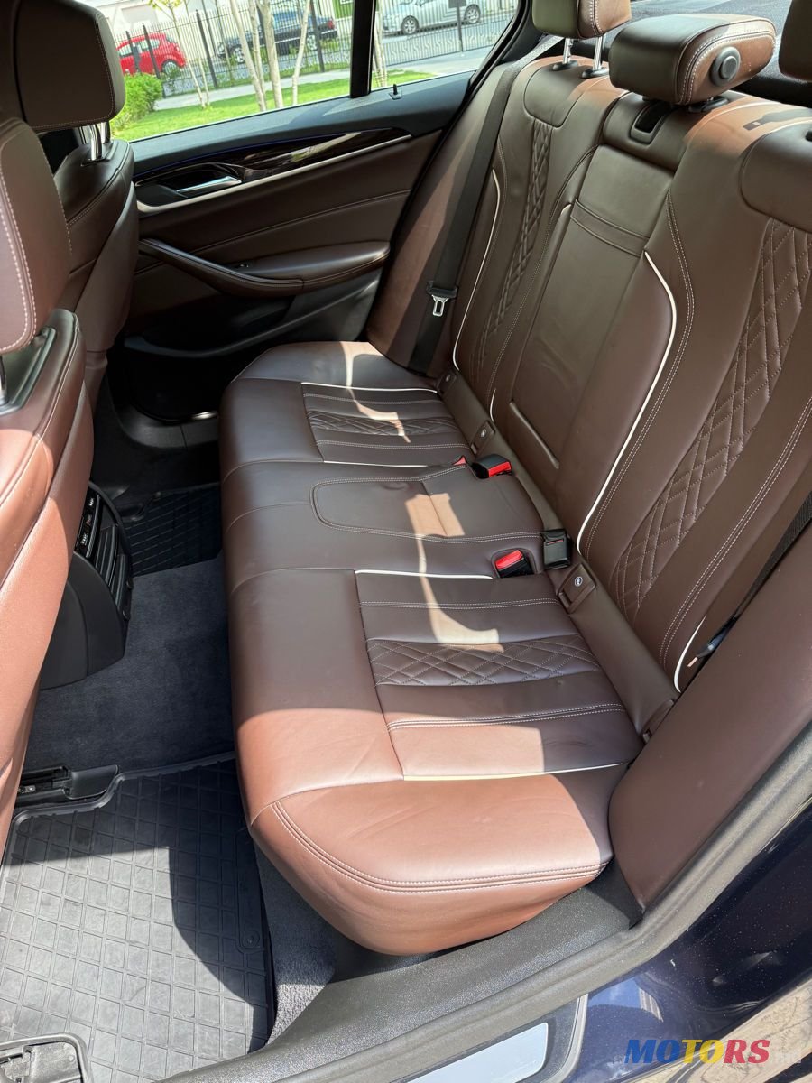 2018' BMW 5 Series photo #2