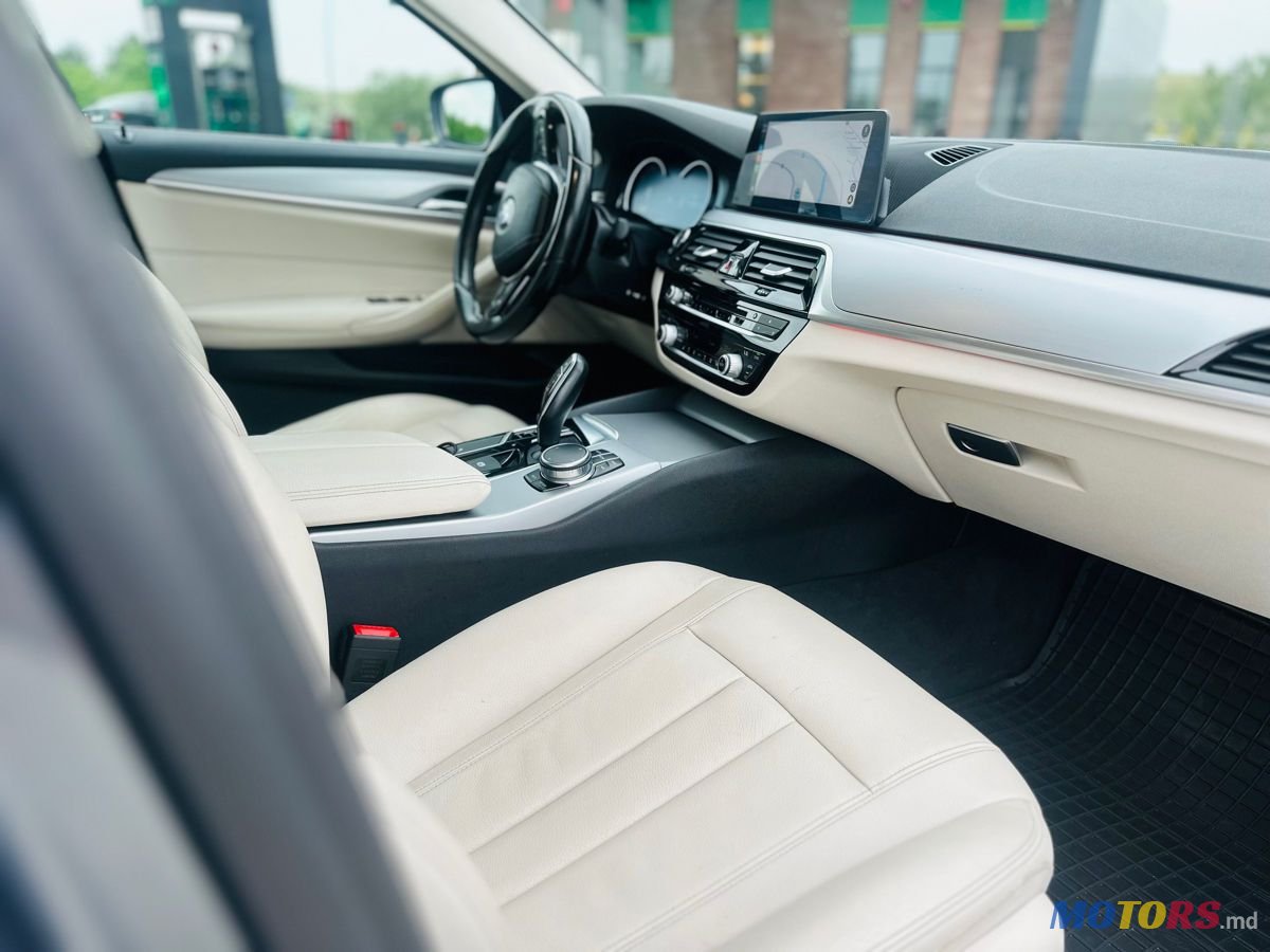 2017' BMW 5 Series photo #6