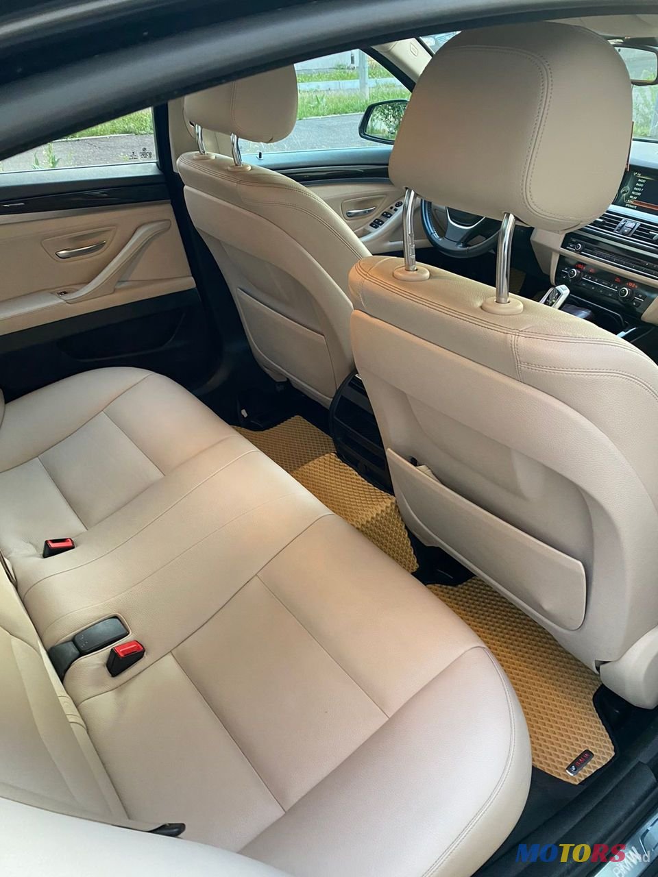 2014' BMW 5 Series photo #6