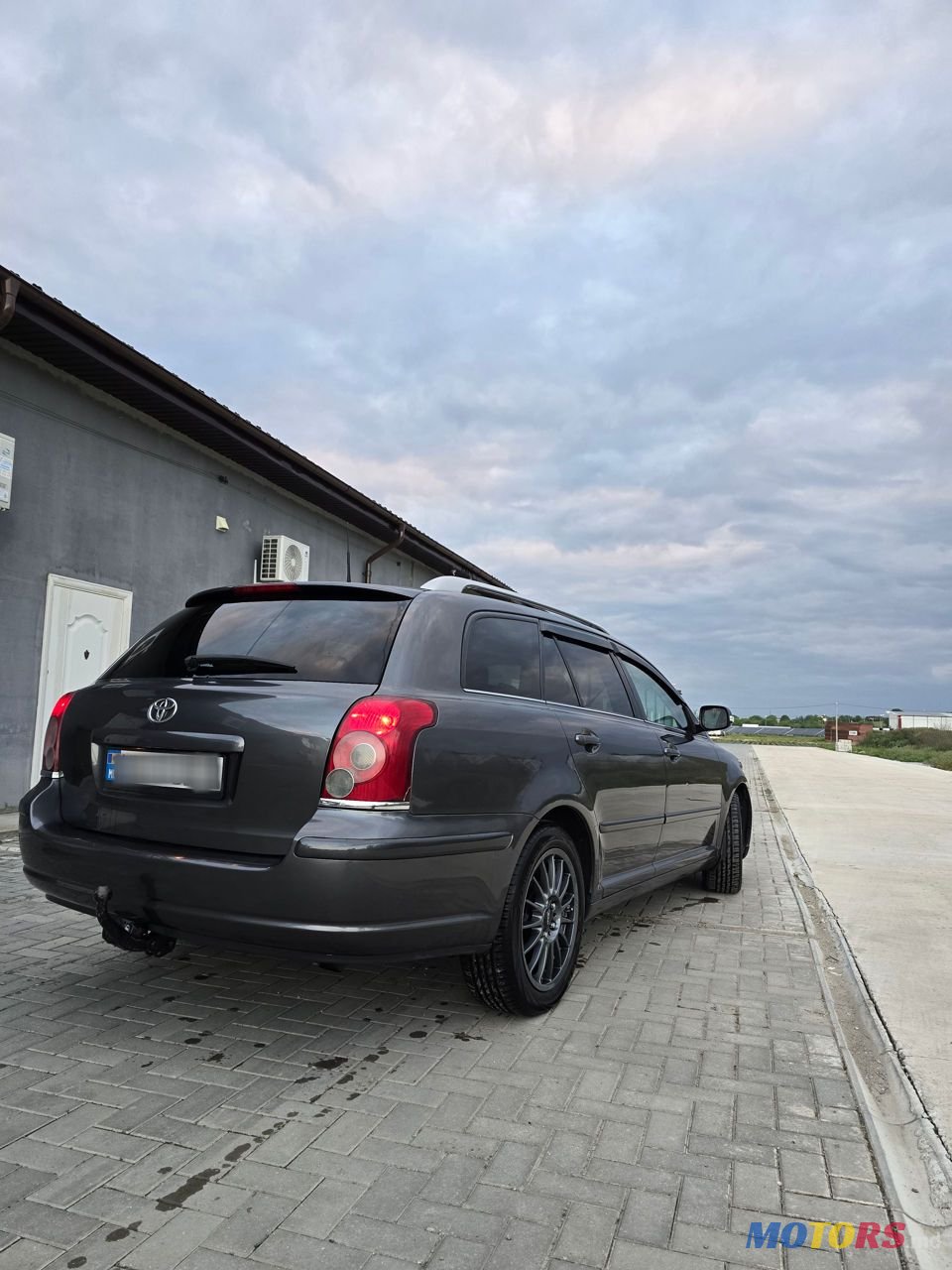 2008' Toyota Avensis photo #5