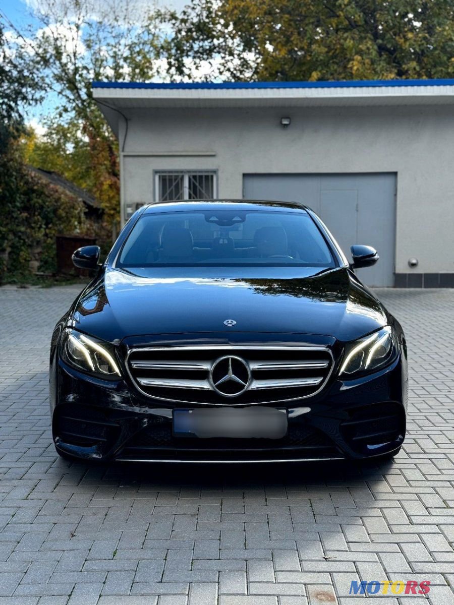 2017' Mercedes-Benz E-Class photo #2