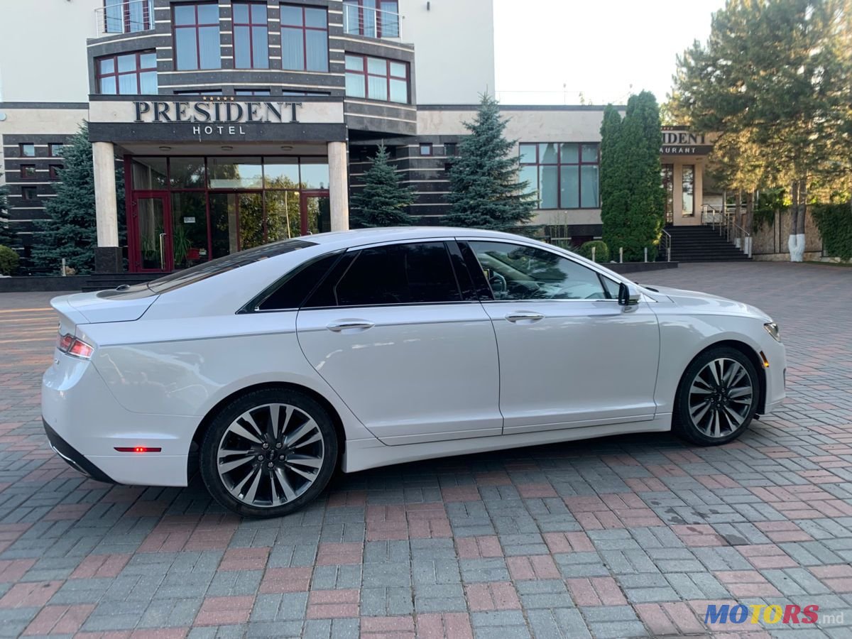 2017' Lincoln MKZ photo #4